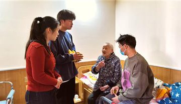 我们的节日·重阳节 | 蚌埠市中心医院住培、实习医生与老人共度温馨重阳节