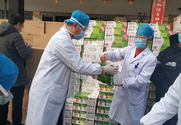 蒙牛集团向我院捐赠牛奶制品