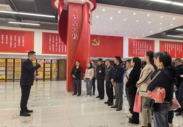 党建引领 | 蚌埠市中心医院党委组织党员干部赴虹亚党建文化馆观摩学习