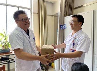 情系一线 关爱人才——院党委走访慰问高温下坚守一线的高层次人才代表及门诊志愿者