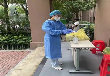党员之责  医者之职  志愿之光——我们在封控社区参加疫情防控志愿服务