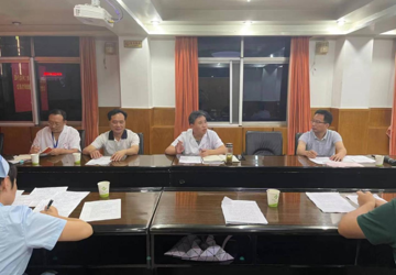余汉峰以普通党员身份参加所在党小组党史学习教育专题组织生活会