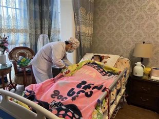 104岁老人家中紧急求助，“互联网+护理服务”及时解困