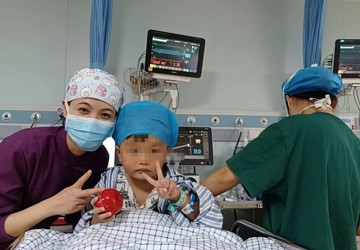 “晓燕”领航 群燕齐飞|“醉”暖人心，“手”护健康 让“冰冷”的手术“暖暖”的
