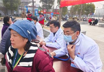 学雷锋志愿服务月 | 蚌埠市中心医院银发先锋为社区注入健康动力