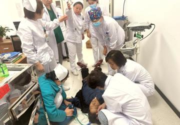 生死时速 | 心跳骤停！蚌埠市中心医院血液内科“黄金四分钟”挽回生命