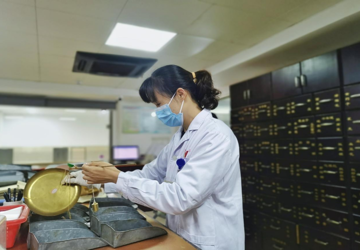 晓燕之星 | 余恒跃：温暖服务，草本仁心