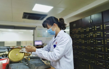 晓燕之星 | 余恒跃：温暖服务，草本仁心