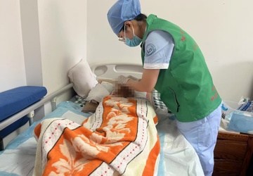 “互联网+护理服务”——蚌埠市中心医院将专业护理延伸到家